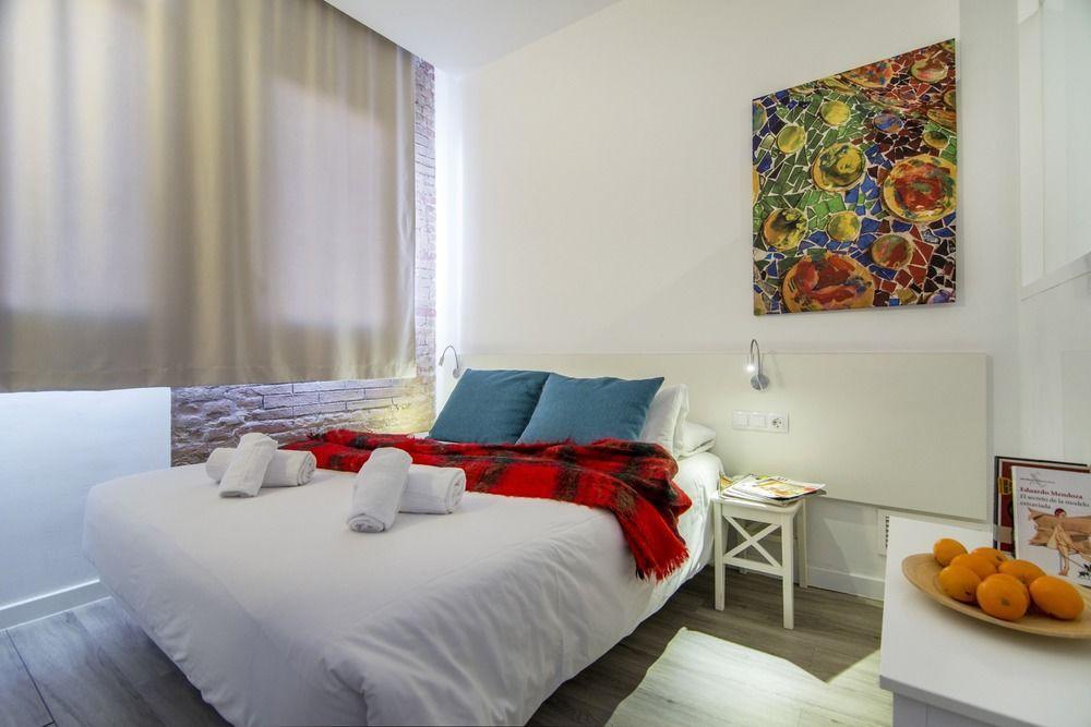 Happy People Sagrada Familia Gaudi Apartamento