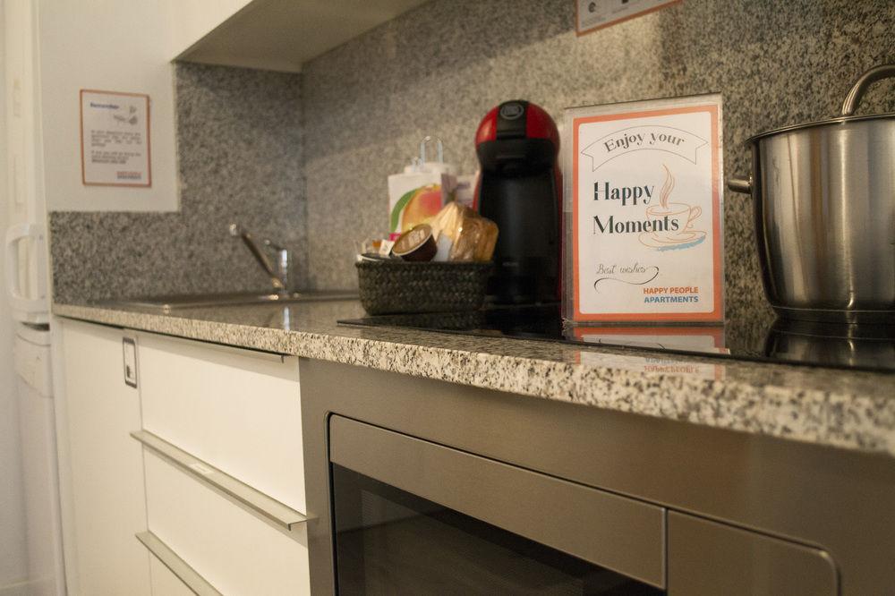 Happy People Sagrada Familia Gaudi Apartamento
